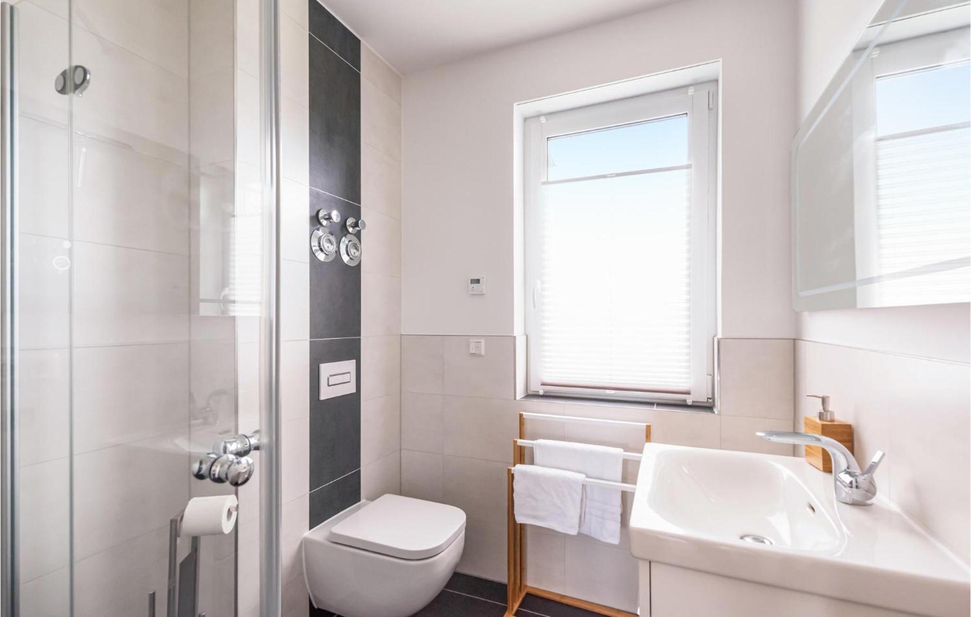 Nice Apartment In Rechlin With House Sea View Buitenkant foto