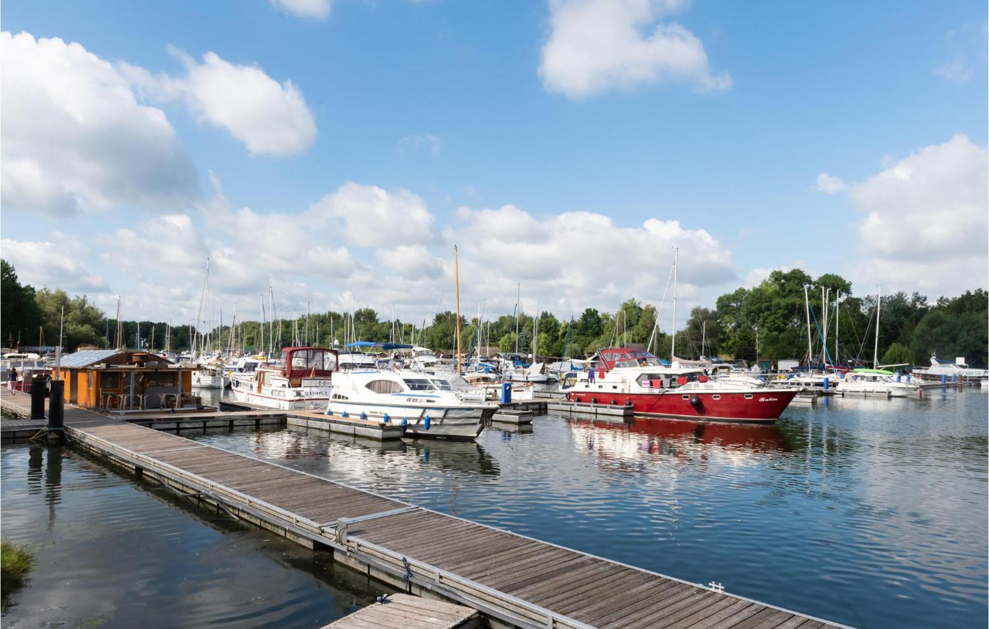 Nice Apartment In Rechlin With House Sea View Buitenkant foto